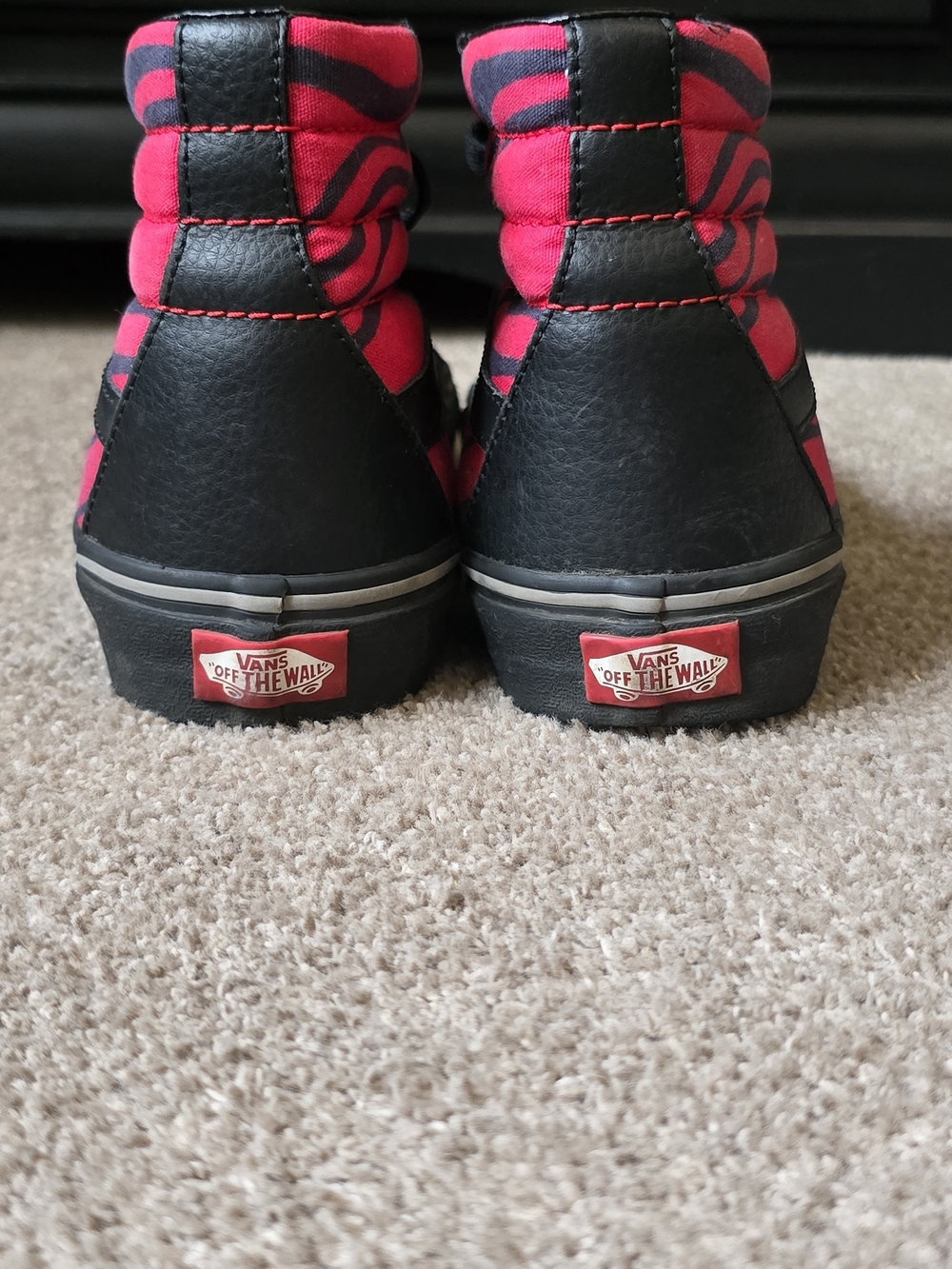 Custom Vans - Picture 3 of 6